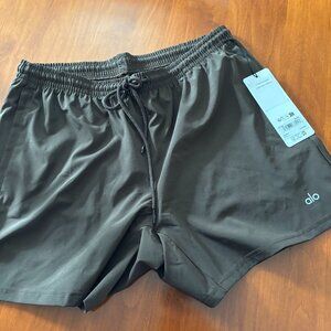 Men's ALO 5'' Circuit Shorts